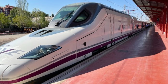 Renfe recupera el AVE Valencia-Sevilla con seis nuevos destinos