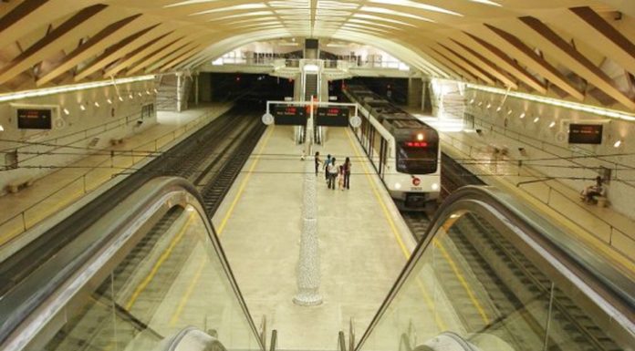 Detienen a un hombre tras subir al metro de Valencia con un revólver cargado