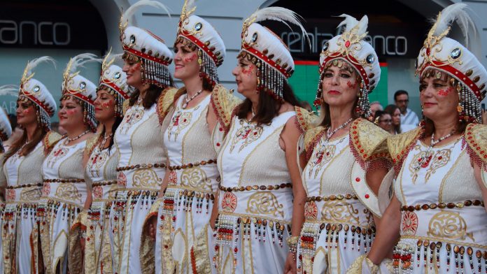 Horario y recorrido de los Moros y Cristianos del 9 d'Octubre