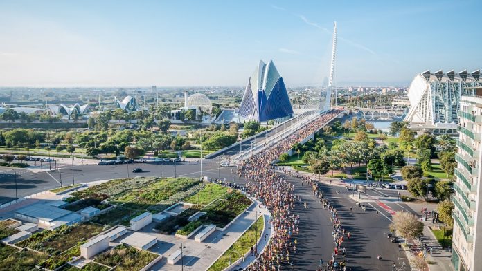 Valencia se cierra al tráfico por el Maratón: horario, recorrido y calles cortadas