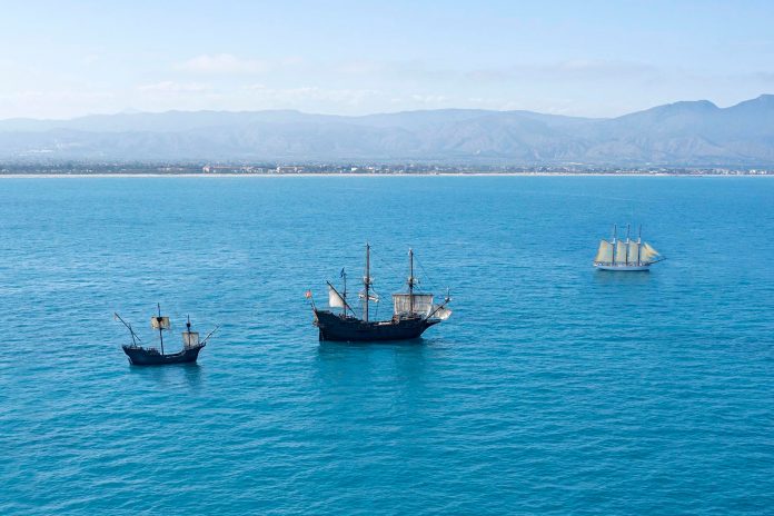 Grandes barcos históricos atracan en Valencia y se abren al público