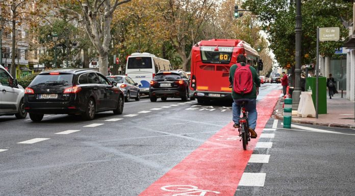 Los cuatro cruces más peligrosos del carril bici en Valencia