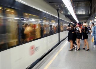 Metrovalencia activa el servicio nocturno por Semana Santa