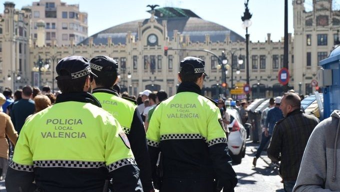 La criminalidad se dispara en la Comunitat Valenciana con el tráfico de drogas en auge Un violento atracador siembra el terror en el centro de Valencia al robar a dos mujeres