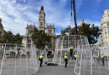 El centro de Valencia se prepara para dar el pistoletazo de salida a la Navidad
