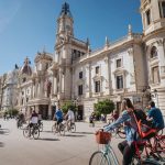 Valencia aprueba un presupuesto de récord: ¿En qué invertirá más el nuevo Ayuntamiento?
