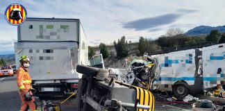 Un accidente mortal entre tres vehículos deja un fallecido en las carreteras valencianas
