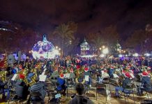 El macroconcierto de tubas vuelve esta navidad a la plaza del Ayuntamiento Más de cien tubas y bombardinos se dan cita para interpretar diversos villancicos en el corazón del 'Cap i Casal'