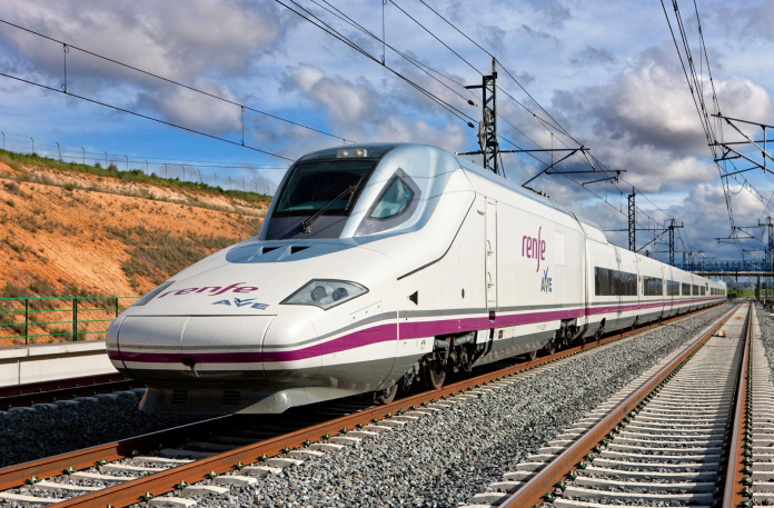 Una avería deja a 200 pasajeros atrapados en un tren sin calefacción camino de Valencia
