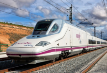 Los 24 trenes especiales de Cercanías para ir a la mascletà Renfe prohibirá el acceso de patinetes eléctricos en todos sus trenes