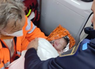 Una mujer da a luz en el coche cuando circulaba por una carretera valenciana