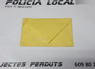 La Policía Local busca al dueño de un sobre con estrenas perdido en Agullent
