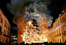 Sigue en directo la cremà de la hoguera de Canals, la más grande del mundo Una de las hogueras más altas del mundo se quema en Valencia
