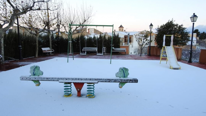 La nieve llega a Valencia: cuatro municipios se tiñen de blanco