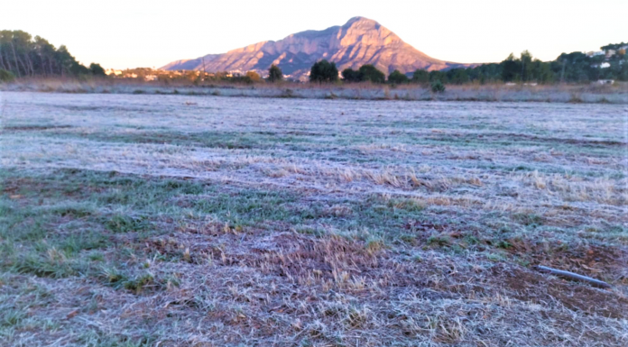 La Siberia valenciana amanece bajo hielo tras la noche más fría de los últimos años