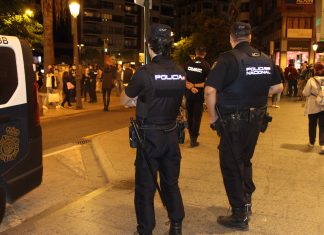 Propinan una paliza a un hombre para robarle la cartera en una calle de Valencia