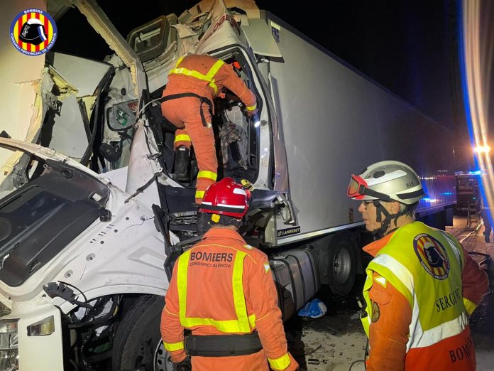 Muere un camionero tras accidente un de tráfico en Sagunto