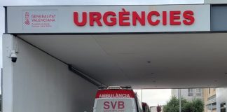 Dos pacientes esperan durante 40 horas una cama en el hospital de la Ribera