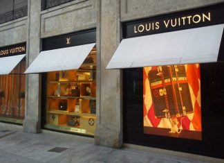Tienda Louis Vuitton en la calle Poeta Querol.