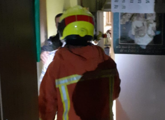 Rescatan a una mujer de 94 años y su hijo de las llamas de un incendio en Cullera
