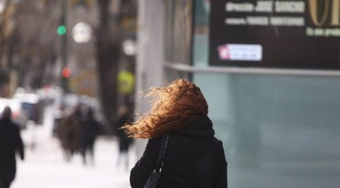 Vientos huracanados de hasta 139 km/h activan las alertas en la Comunidad Valenciana Vientos huracanados de hasta 139 km/h activan las alertas en la Comunidad Valenciana