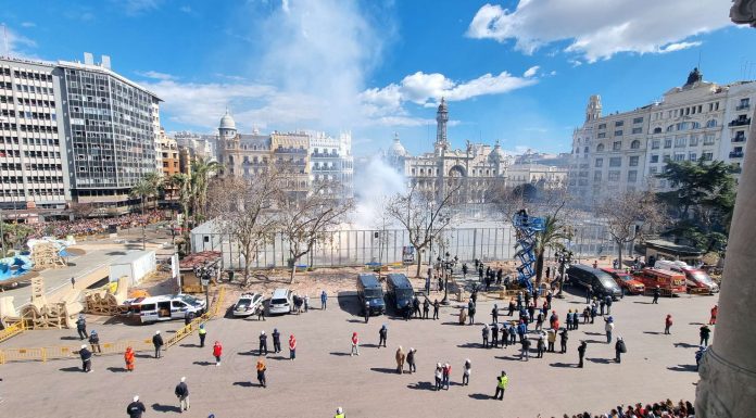 VÍDEO | Una mascletà con traca valenciana hace resonar la catedral de la pólvora VÍDEO | Una espectacular mascletà con traca valenciana hace resonar la catedral de la pólvora