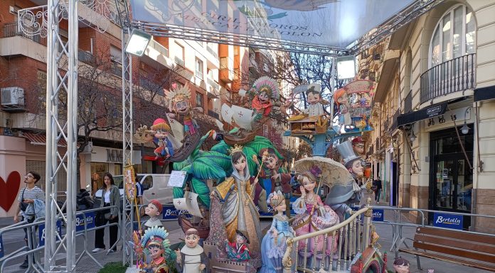 El Mercado de Colón se convierte en la falla infantil de Conde Salvatierra