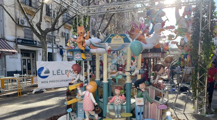 La falla infantil de Exposición-Micer Mascó en imágenes La falla infantil de Exposición-Micer Mascó en imágenes