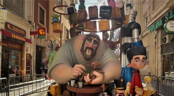 Cuenta atrás para la Plantà de las fallas: 800 monumentos llenarán las calles de Valencia Así es la falla infantil de Linterna Na-Robella 2023