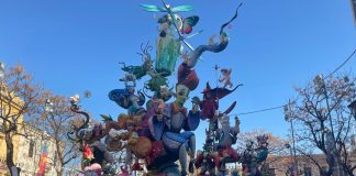 La Falla Na Jordana recrea las fiestas valencianas en un poblado mágico
