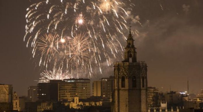 La pólvora vuelve a Valencia con tres espectáculos pirotécnicos esta semana La pólvora vuelve a Valencia con tres espectáculos pirotécnicos esta semana