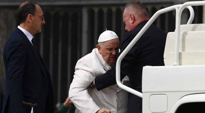 El Papa, hospitalizado por una infección respiratoria y posibles problemas cardiacos