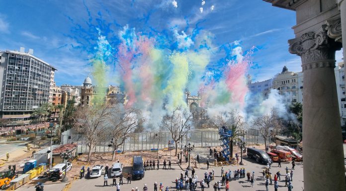 Sortean 380 entradas para ver la mascletà en el balcón del Ayuntamiento: fechas y cómo conseguirlas