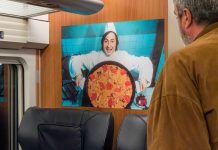 Un tren AVE Valencia-Madrid se convierte en un museo rodante de Nino Bravo