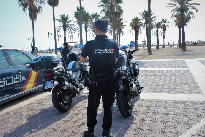 La Policía Nacional despliega un dispositivo para velar por la Semana Santa en Valencia