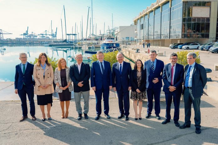Joan Calabuig toma posesión como presidente del Puerto de Valencia