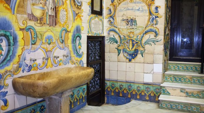 La Casa Natalicia de Sant Vicent Ferrer cuenta con cerámica que data del siglo XVIII