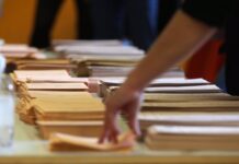 Cómo saber dónde te toca votar el próximo 29 de noviembre Tras el cierre del colegio electoral a las 20:00 horas, comienza el escrutinio