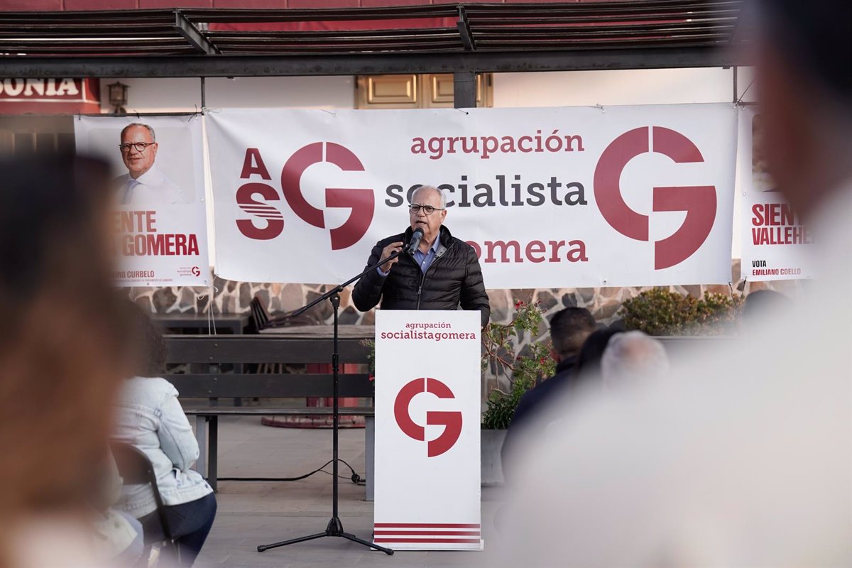 La Agrupación Socialista de La Gomera en un mitin electoral reciente