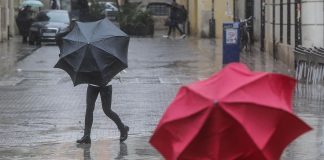La lluvia vuelve a Valencia con rachas de viento y tormentas este fin de semana