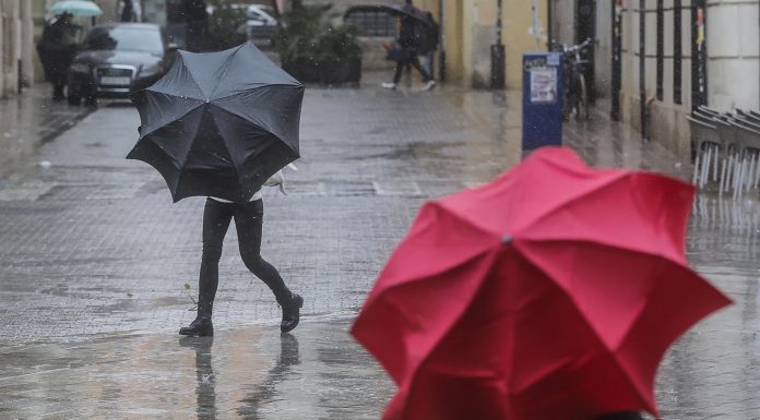Las lluvias regresan a la Comunitat Valenciana con un intenso temporal La lluvia vuelve a Valencia con rachas de viento y tormentas este fin de semana