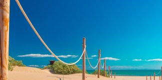 La Bandera Azul certifica la calidad de ocho playas de Cullera