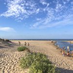 La playa de les Deveses está en obras para revertir la erosión de su litoral