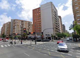 Un coche atropella a una mujer en la avenida Primado Reig