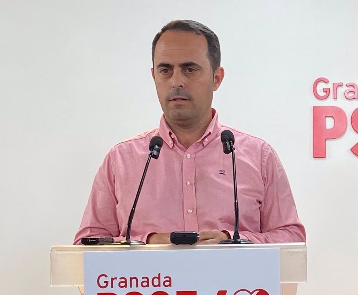 El alcalde y candidato del PSOE a la reelección de Pulianas, comparece tras el suceso