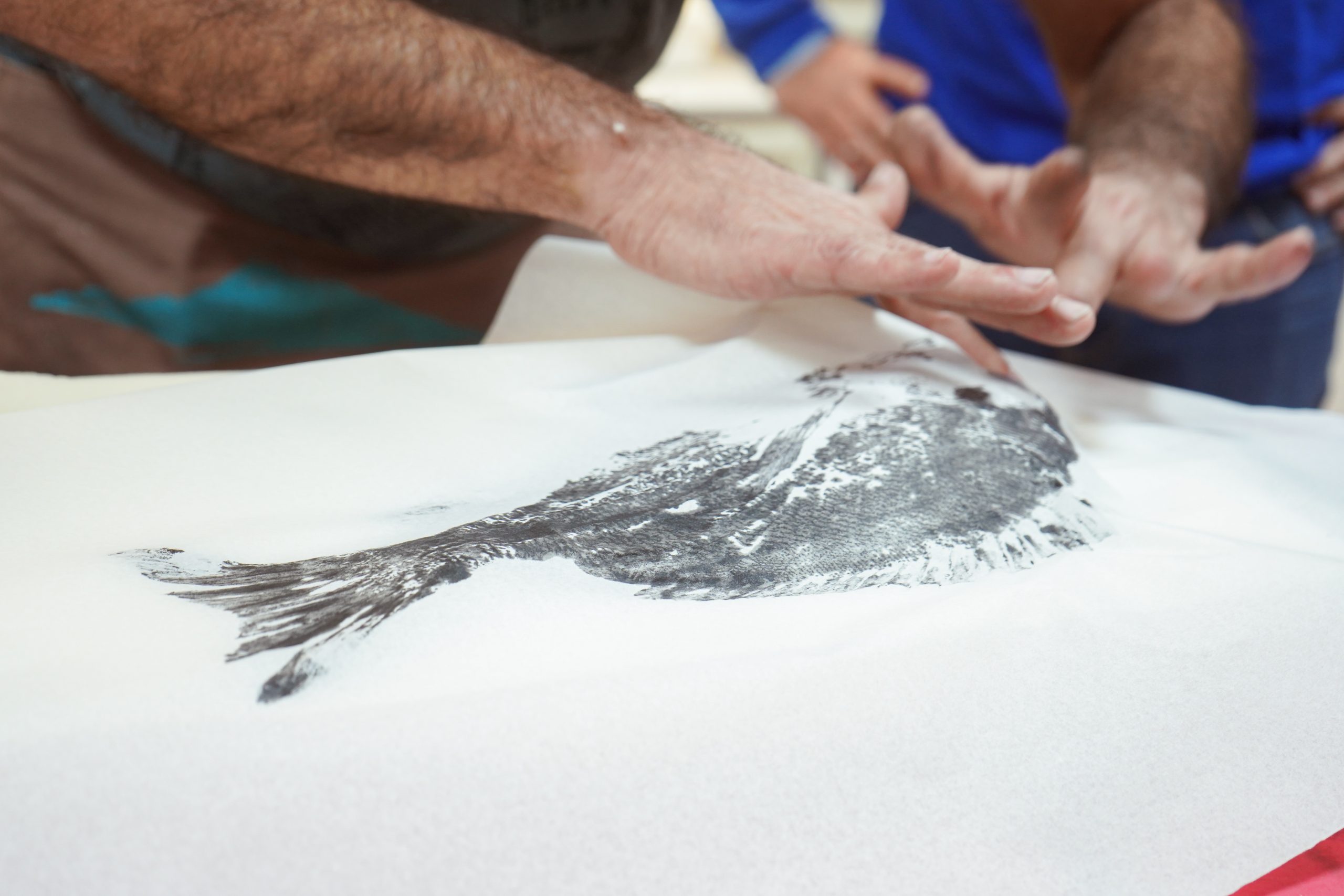 La técnica de Gyotaku permite plasmar la vida marina en una obra de arte