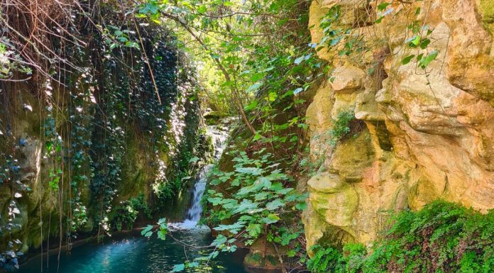 Alcoleja, la sorprendente ruta azul por paisajes naturales de Alicante