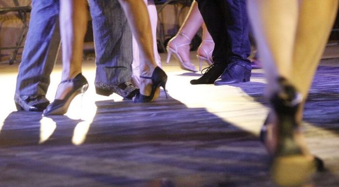 La Plaza de la Virgen se convertirá en una pista de baile gigante con el Festival Internacional de Tango Llega a Valencia la 5ª edición del Festival Internacional de Tango