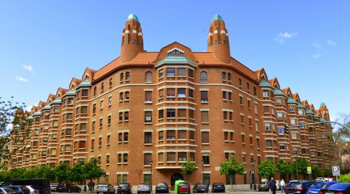 90 años de la Finca Roja de Valencia, el emblema que late en el corazón de Jesús Un hombre asesina a su tío en plena calle junto a la Finca Roja de Valencia