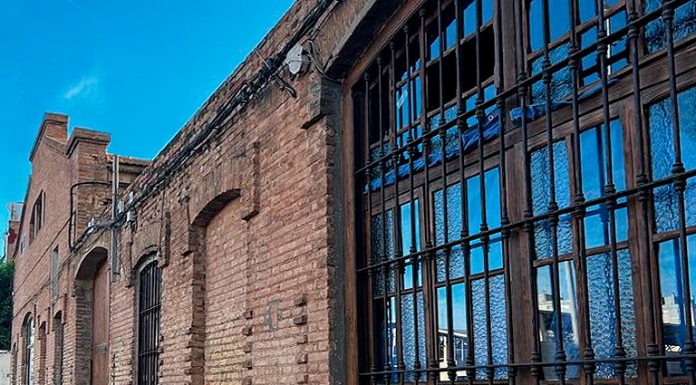 Nace Mercader, un singular mercado gastronómico en el arco de entrada del Cabanyal Nace Mercader, un singular mercado gastronómico en el arco de entrada del Cabanyal